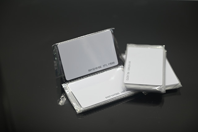 PVC卡制作常用3種材料！
